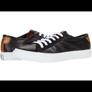 Frye
Gia Low Lace Leather Sneakers